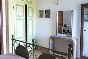Interior - S267 - Sirolo , portion of a single villa surrounded by the greenery of Conero (Sirolo)