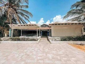 Property grounds - La Romana Endless Summer Beach Home W/Private Pool (La Romana)