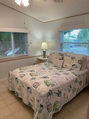 1 bedroom, iron/ironing board, free WiFi, bed sheets - ISLAND PARADISE  (Cudjoe Key)