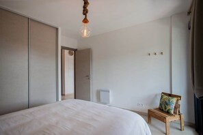 1 bedroom, WiFi, bed sheets - Playa Marina (Bastia)