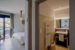 1 habitación, wifi y ropa de cama