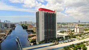 Exterior - BW Luxury Suites (Hallandale Beach)