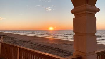 ビーチ、ビーチタオル