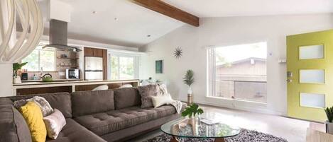 テレビ、書斎 / ワークスペース