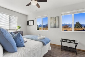 2 bedrooms, desk, iron/ironing board, free WiFi
