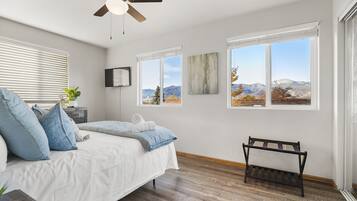 2 bedrooms, desk, iron/ironing board, free WiFi