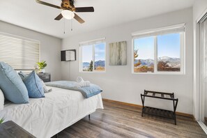 2 bedrooms, desk, iron/ironing board, free WiFi