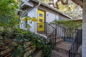 Exterior detail - Mellow Yellow | SoCo Stay + Pet Friendly (Austin)