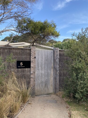 Great location! Just a 4 minute walk from Tideways Beach