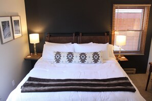 3 bedrooms, desk, iron/ironing board, free WiFi