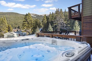 Tina de hidromasaje al aire libre