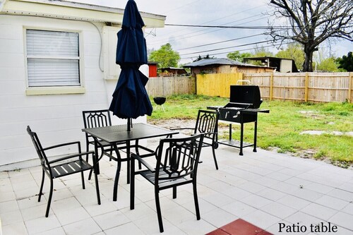 Sweet Little Home 15 Minutes From The Beach