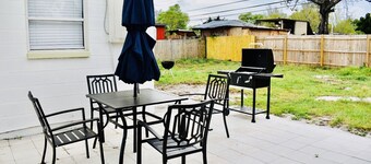 Sweet Little Home 15 Minutes From The Beach