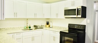 Sweet Little Home 15 Minutes From The Beach