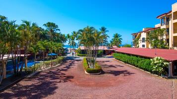 Comfort Room, 1 Queen Bed, Balcony | Free WiFi