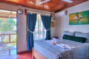 Comfort Room, 1 Double Bed, Balcony | Free WiFi - Clarita's Hotel (Jacó)