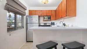 Condo, 1 Queen Bed (Kona Shores#236) | Private kitchen - Kona Shores#236 (Kailua-Kona)