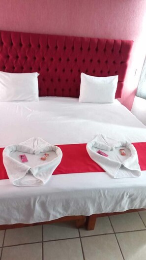 Free WiFi, bed sheets - HOTEL LA INTIMIDAD (Alvarado)