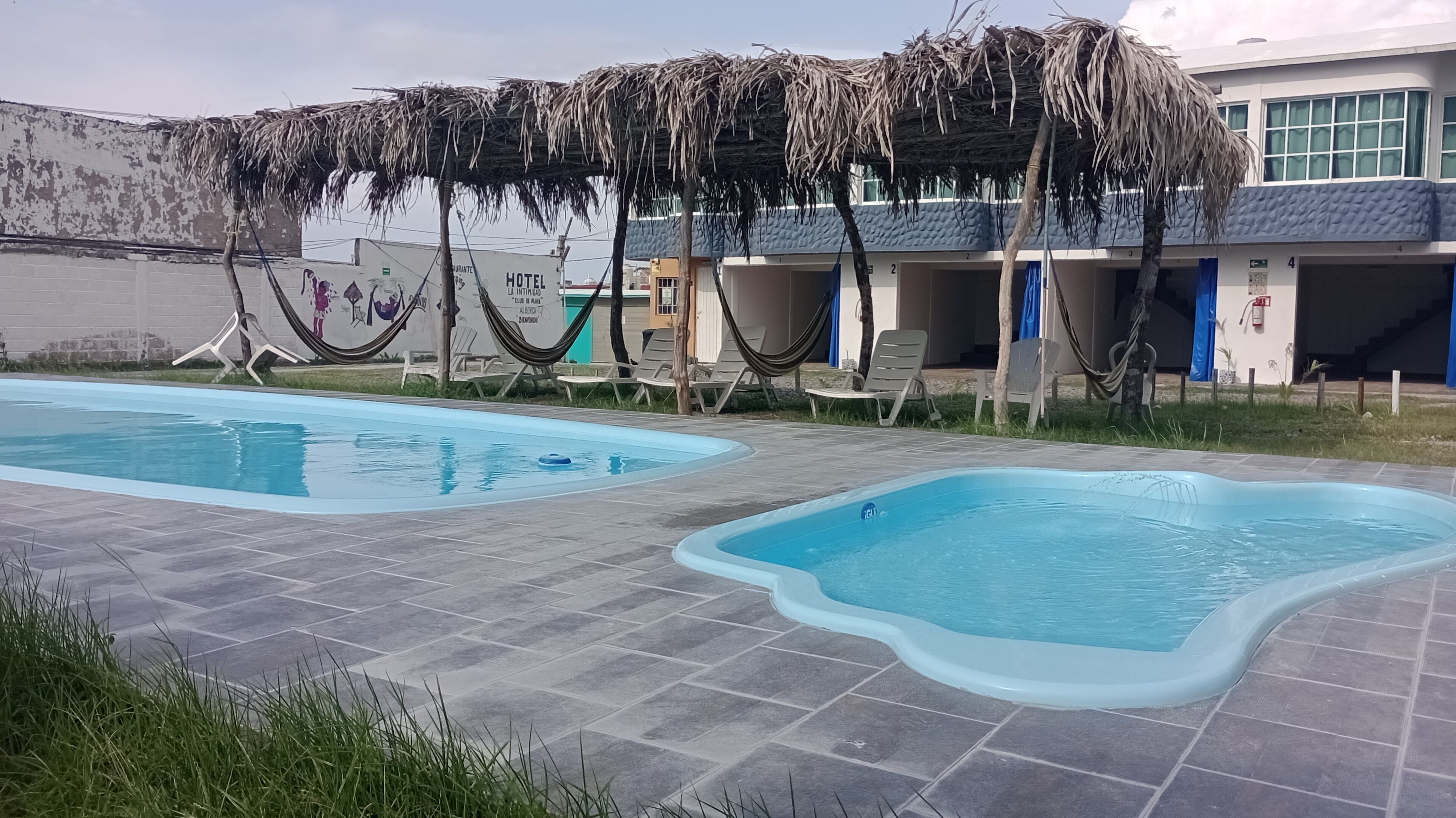 Smart TV de 60 pulgadas con canales por cable y televisión 