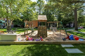 Children's area - beachfront (Wasaga Beach)
