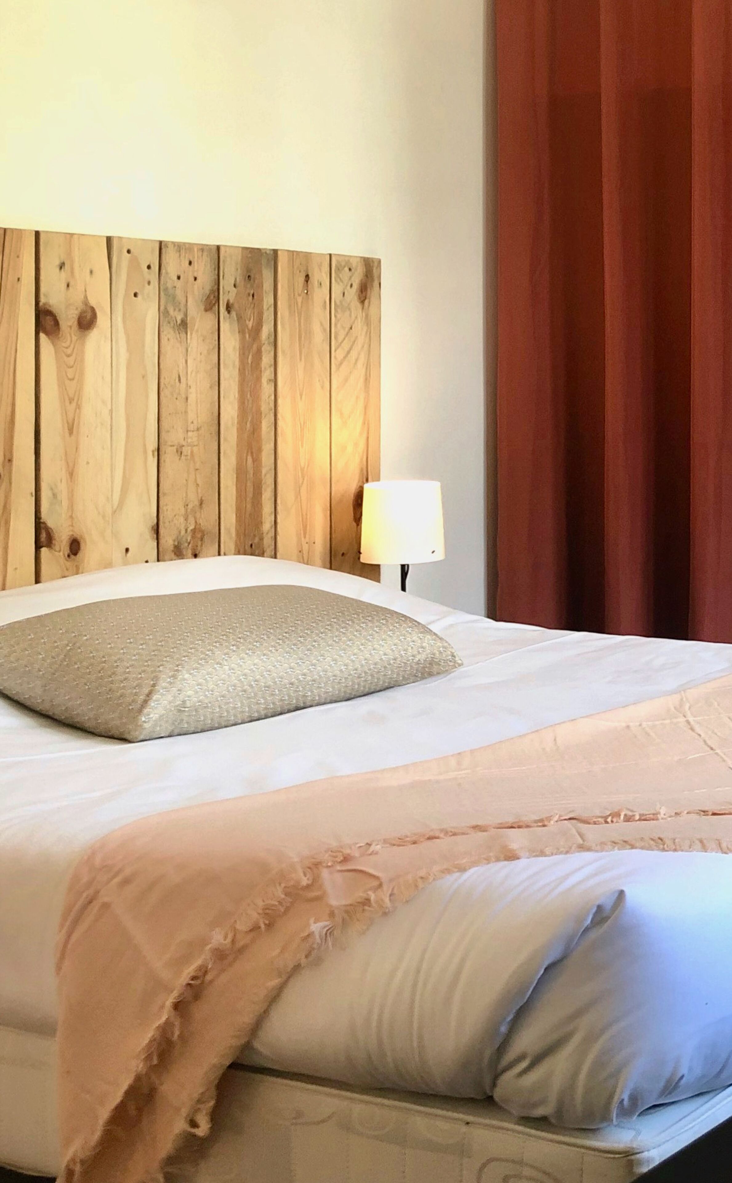 1 slaapkamer, een strijkplank/strijkijzer, gratis wifi, beddengoed