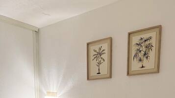 1 bedroom, iron/ironing board, travel cot, free WiFi