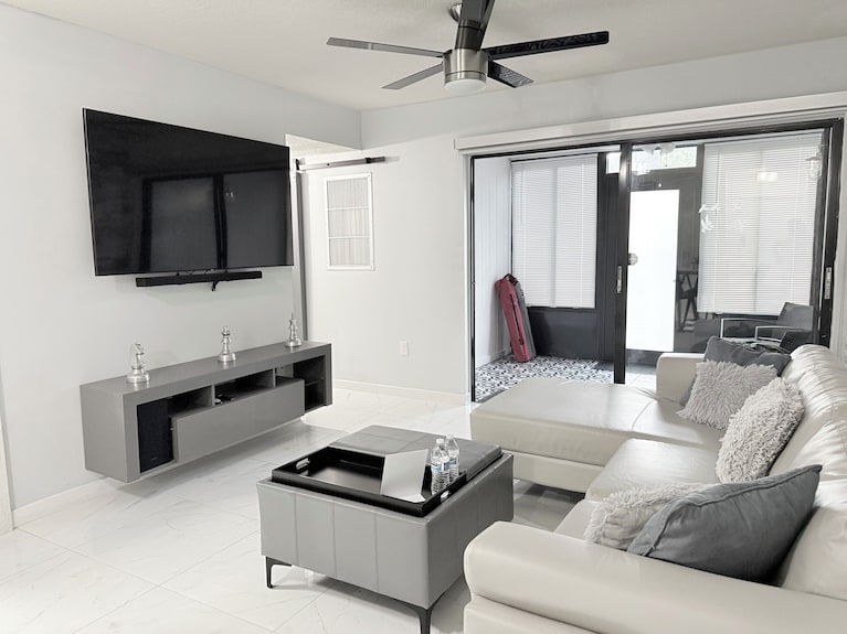 Modern Resort-style Stay - Winter Park, FL