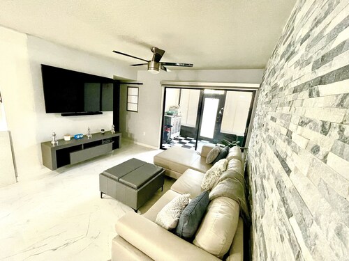 Modern Resort-Style Stay