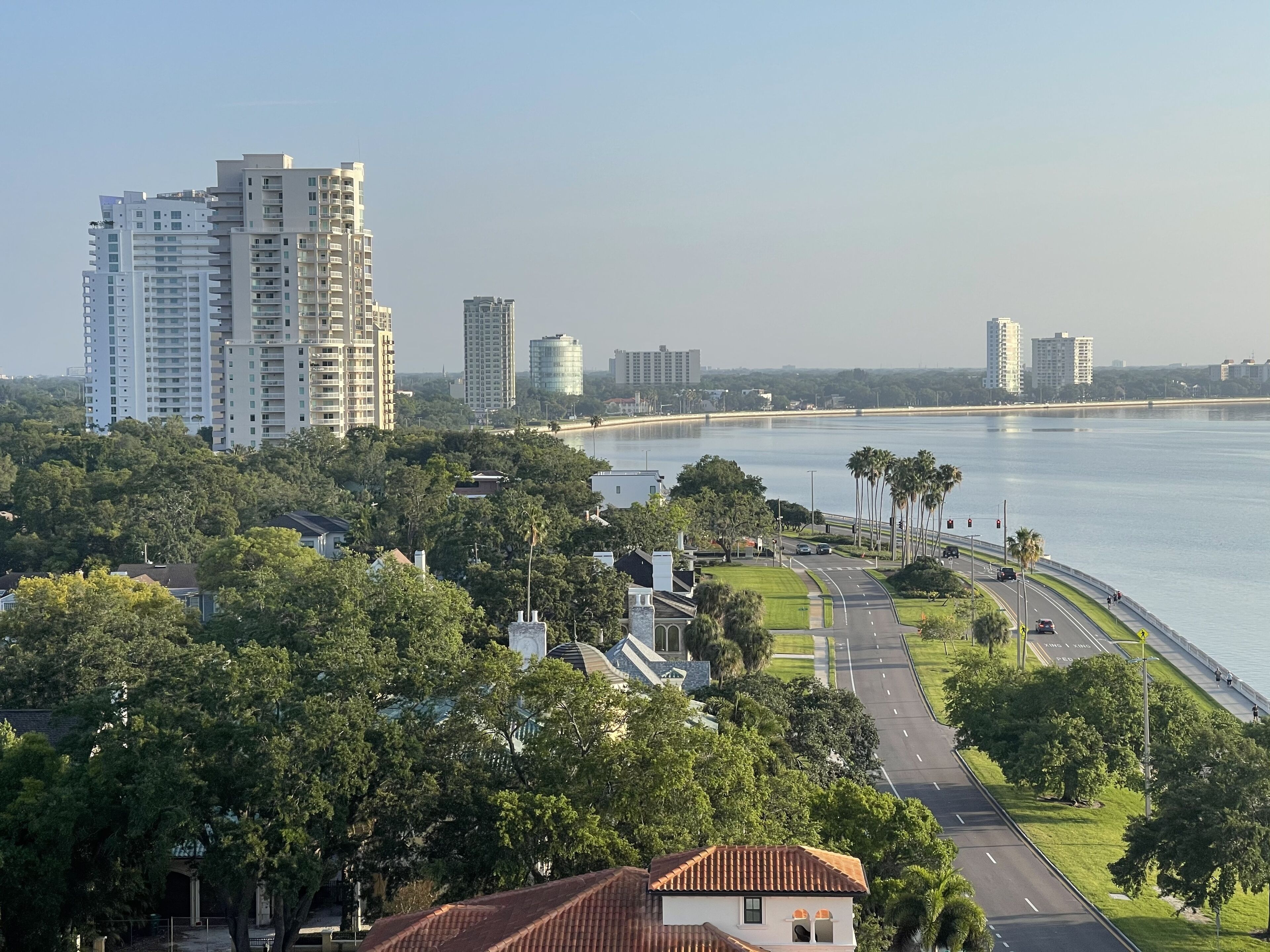 2 Bd/2 Ba Bayshore Blvd Condo|spectacular views of Tampa Bay|Free Parking|Pool