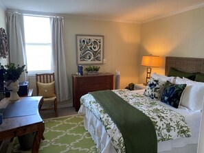 2 habitaciones, escritorio, tabla de planchar con plancha y wifi gratis