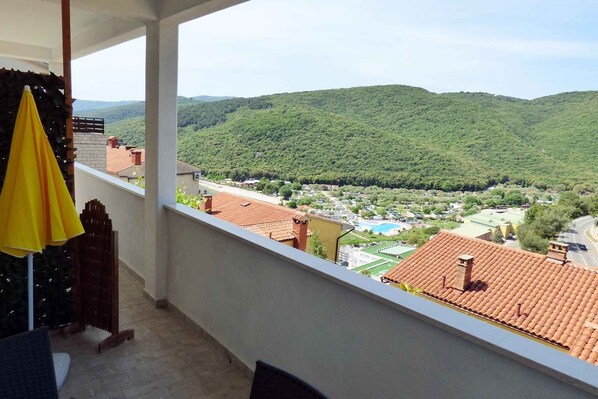Property grounds - Holiday apartment with air conditioning and Internet (Rabac)