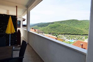 Property grounds - Holiday apartment with air conditioning and Internet (Rabac)