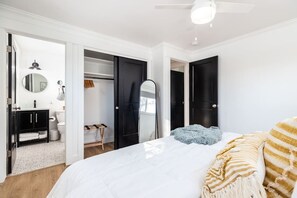 5 bedrooms, desk, iron/ironing board, travel cot - Modern Comfort Retreat Near Ski Resorts (Sandy)