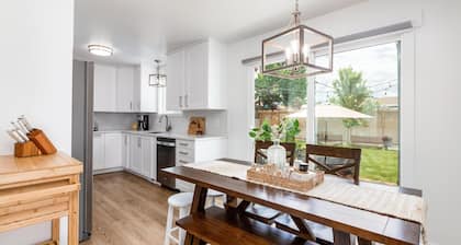 Modern Comfort Retreat Near Ski Resorts