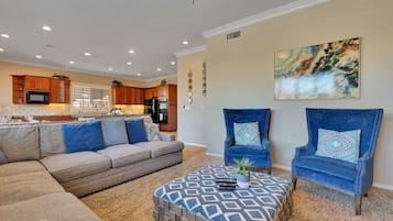 TV connectée, cheminée, baby-foot, table de tennis de table