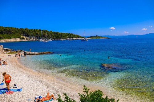 Faros Ennea: Gaios Guest house, sea views, sleeps 2
