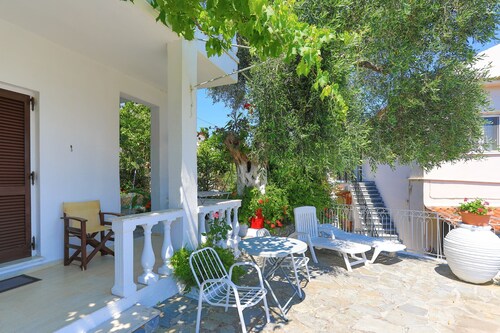 Faros Octo: Gaios Guest House, 2 adults, near the beach