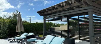 Beautiful villa West with pool- 5 minutes to Gracebay beach