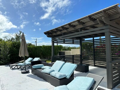 Beautiful villa West with pool- 5 minutes to Gracebay beach