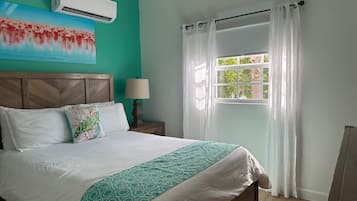 2 bedrooms, iron/ironing board, travel crib, free WiFi