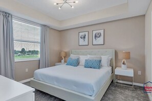 3 habitaciones, tabla de planchar con plancha y cuna de viaje 