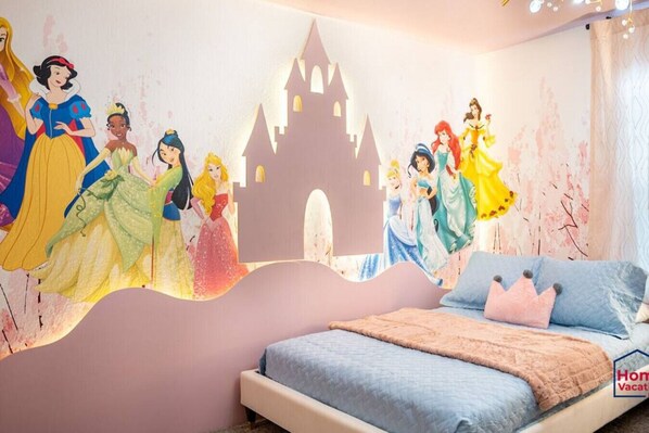 4 makuuhuonetta, silitysrauta/-lauta, vauvan matkasänky, ilmainen Wi-Fi