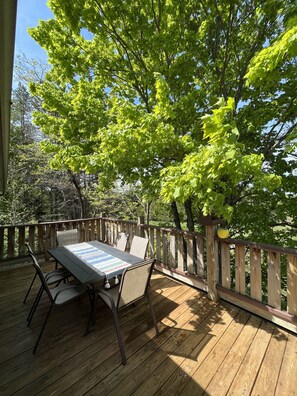 Outdoor dining - Modern, Huge, Hot Tub, Game Room! <1 mile from Lk Michigan, ADA & kid friendly! (Charlevoix)