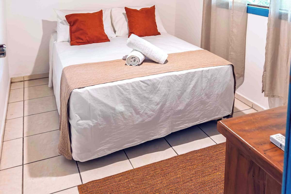 Economy-Apartment | Verdunkelungsvorhänge, kostenloses WLAN, Bettwäsche