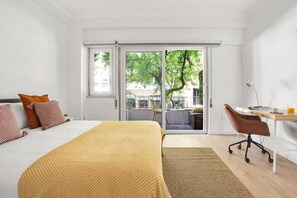 3 bedrooms, desk, iron/ironing board, WiFi