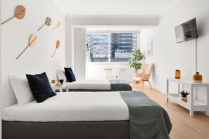 3 Schlafzimmer, Schreibtisch, Bügeleisen/Bügelbrett, WLAN