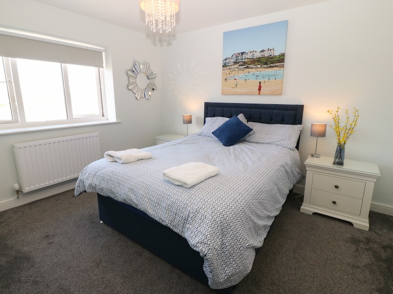 Beach Apartment 9, Pet Friendly, With A Garden In Trearddur Bay - Trearddur Bay