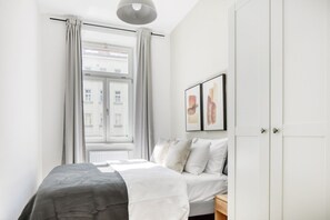 2 bedrooms, iron/ironing board, WiFi, bed sheets