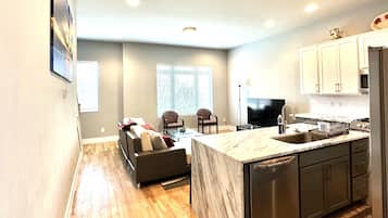 智能电视、乒乓球