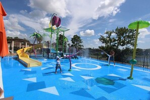 Udendørs pool, opvarmet pool